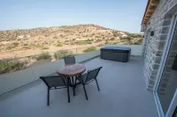 ALMOND SUNSET VILLA by Irenekomos apartments