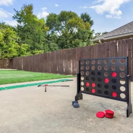 Aggie Escape 4BR+Fire Pit + Yard Games Near A&M