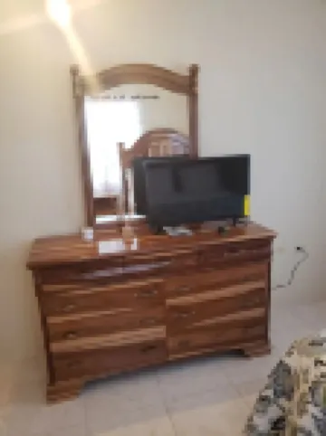 Charming house in delightful Boscobel with AC, WiFi. quiet neighborhood, Hotels in 