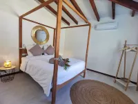 2 minutes from the beach, pool, jacuzzi and parking included in a secure residence!