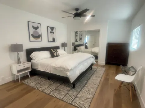 Modern Farmhouse, Lakefront Oasis