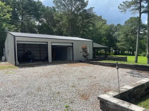 Fisherman’s Paradise 3-bedroom lake view home with WiFi, AC in Springville, TN.