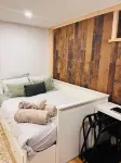 Cozy private studio, ensuite bath & free parking Hotel a East York