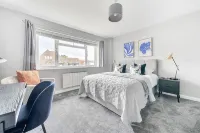 Beautiful apartment in Claygate Village