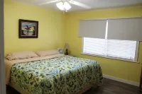 4 BR House in Horseshoe Beach: Your Fishing & Scalloping Adventure Starts Here