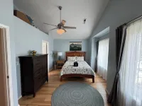 A House On Catalina3-bedroom townhome in Tigard, OR w/ AC, WiFi, patio & grill