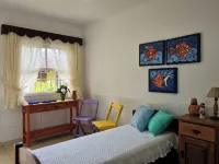 House with Incredible Pool Very Close to the Beach