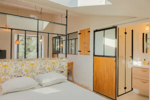 Charming studio in lovely Les Vans, National Park Monts d'Ardèche, river nearby.