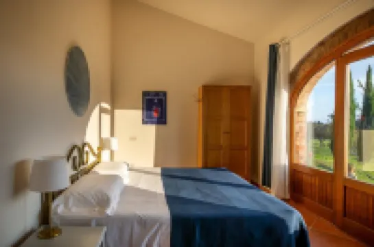 Tuscan Villa with a Pool and Bucolic Grounds near Siena