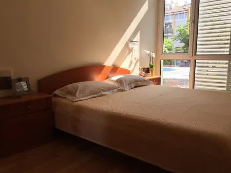 Two-room sea apartment 150 from the sea Отели рядом с достопримечательностью «Corner Bar & Dinner»