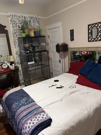 Historical section of Chesapeake. Propertie nice and groomed quiet neighborhood.