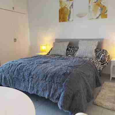 Benal Beach -Studio sea view - beach walk Rooms