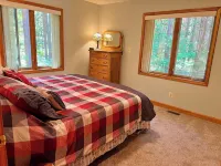 10 acres of woodland PRIVACY:  charming 3-bedroom home by Manistee w/ WiFi, AC