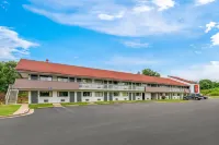 Econo Lodge - 2-Star