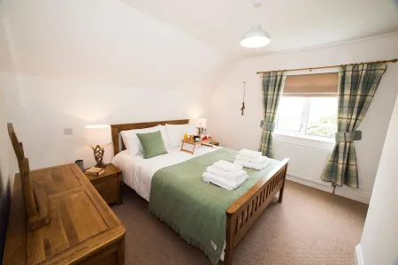 Clovelly Torran Glas a 5 Star luxury retreat for couples. Pet-Friendly!