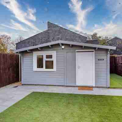 Cosy Luxury studio cabin centrally located in Crayford, Greater london. Hotel Exterior