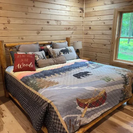 Escape to Wisp Mountain.New Log Home. Near Deep Creek Lake ,Wisp Resort ,Hot Tub