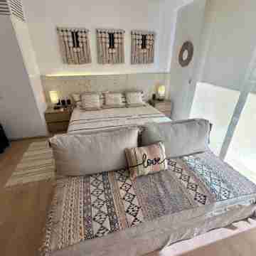 Beautiful Studio with AC, WiFi, near to 5th. Avenue and public beach Rooms