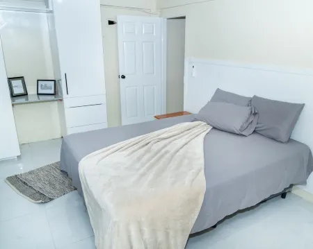 Cozy Nook nestled in the Santa Cruz Valley. Queen sized bed Hot and cold shower