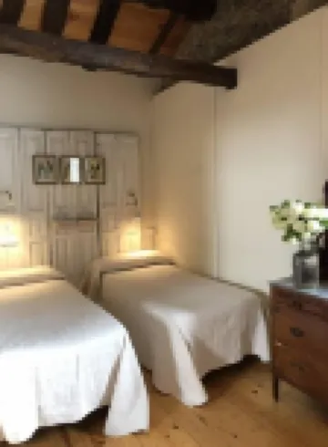 Beautiful Stone House, La Llosuca