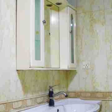 Cozy RV with WiFi and fitness room in charming Dhaka Rooms