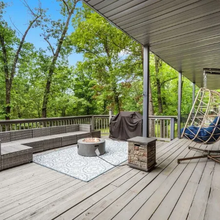 Spacious 4-bedroom Retreat on Table Rock Lake. Darts, Air Hockey, and More!