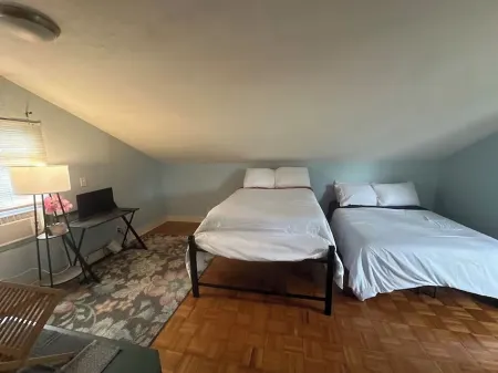 Vintage & Affordable Unit 3 of 6