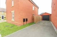 House-Sleeps 8 -Parking-Garden