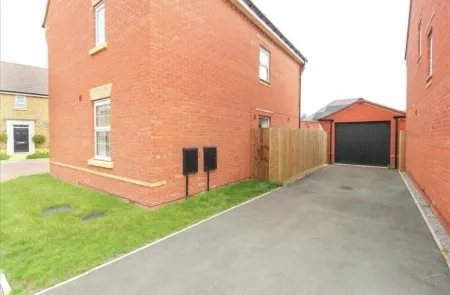 House-Sleeps 8 -Parking-Garden