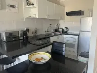 Sunny South Views, 200m From the Beach