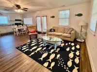 Dockside Dreamz #2 w/beach and dock - Close to Clarksville and Bluestone launch