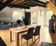 Lovingly converted 90 sqm attic apartment. Experience idyllic Selfkant. فنادق في Heinsberg