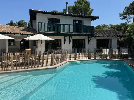 3-bedroom house on the edge of the forest ( sleeps 6  Grand Piquey