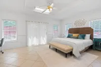 Welcome to Pool Azul! Guest House & Pool. Two King Size Beds.