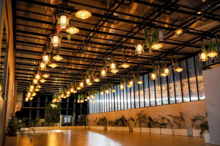 The 7th Heaven Resort Отели в г. Сатна