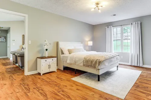 Walk to Dtwn Woodstock: Modern Home w/ Patio! - 4-Sterne