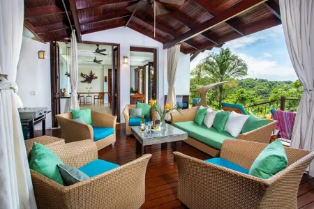 Balinese Style Tropical Villa w/4 suites Huge Ocean Views Private Pool