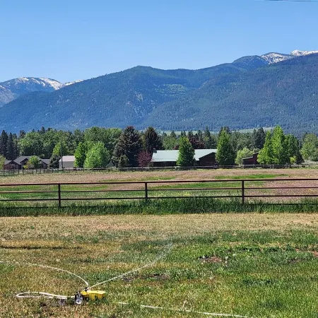 The Bunkhouse Tiny home with a farm feel.with WiFi,and AC.