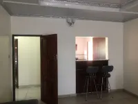 Beautiful 4-Bedroomed House with a Jacuzzi Hotels in Hwange