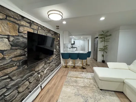 Luxury 1BR Oasis Prime NYC Stay