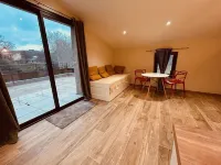 Gite La Confluence Hotels in Montolieu