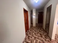 Amplio apartamento familiar en el centro de Baños incluye garaje.