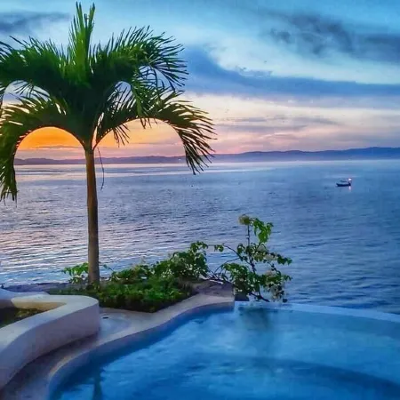 Right in front of the sea! Maguey House