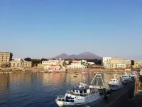 Cozy apartment - central within walking distance of Naples Hotels in Portici