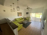 2 bedroom Condo 1 block from the beach