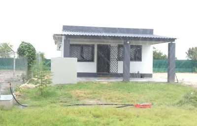 Morden F2 Farmhouse Nearby Etosha-National-Park. Hotels in 