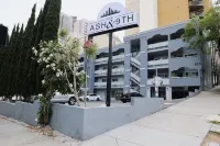 Ash&9th Hotels near Port of San Diego