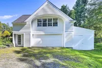 Lovely Brookfield Home w/ Private Deck & Views - 3-Star