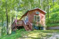 Hendersonville Creekside Cabin Near DuPont Forest - Homestays