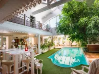 Chambre d'Hôtes Villa Ambrosia et Spa Отели в г. Аржелье